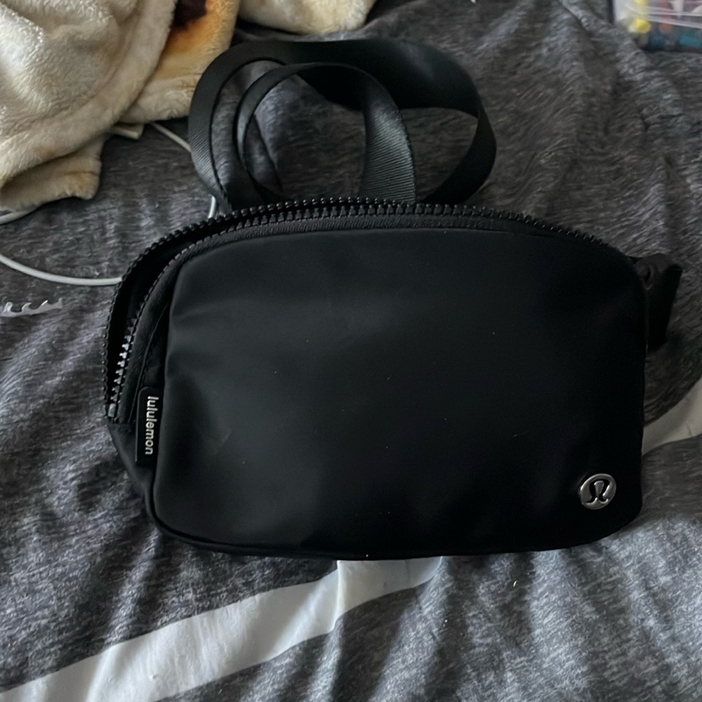 lululemon bag!